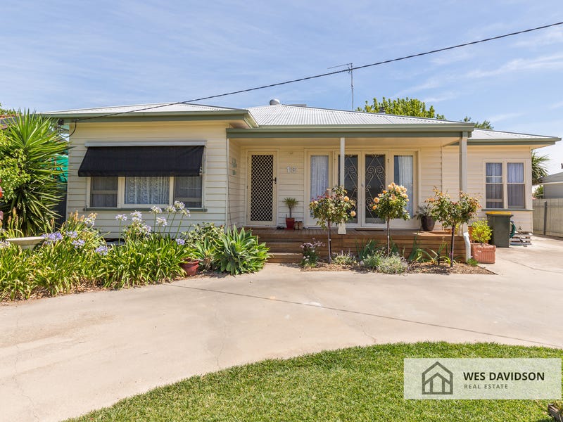 18 Derimal Street Horsham Vic 3400 Realestate Com Au