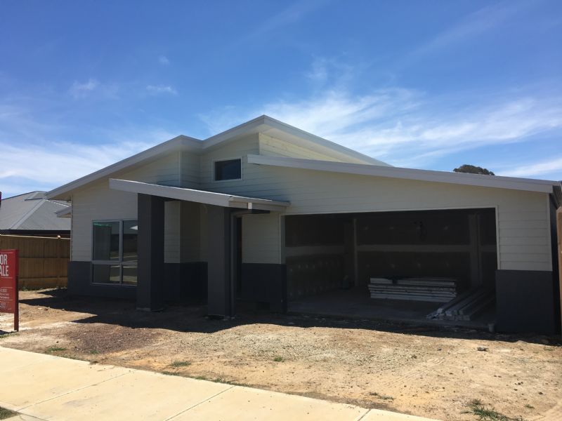 76 GRAMPIAN BOULEVARD, Cowes, Vic 3922 Property Details