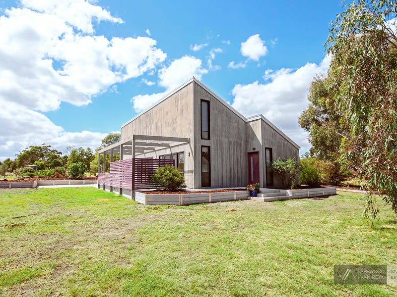 572 Lindenowglenaladale Rd, Lindenow South, Vic 3875 House for Sale