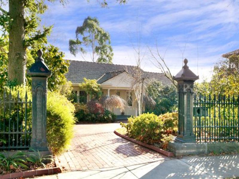 9 Monomeath Avenue, Canterbury, VIC 3126