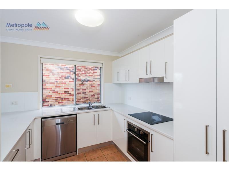 4 Acacia Close, Holland Park West, QLD 4121