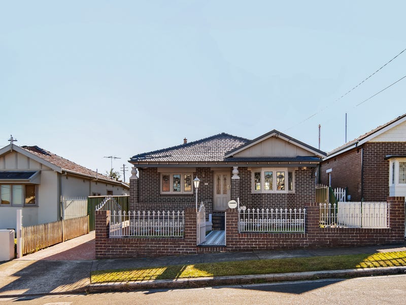 Houses for Sale in Earlwood, NSW 2206