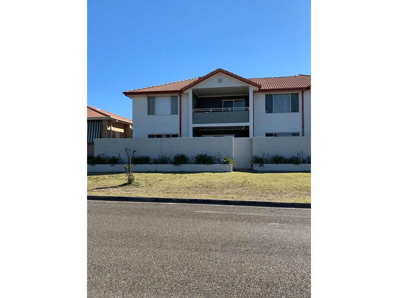 4/2 Mistral Place, Old Bar, NSW 2430