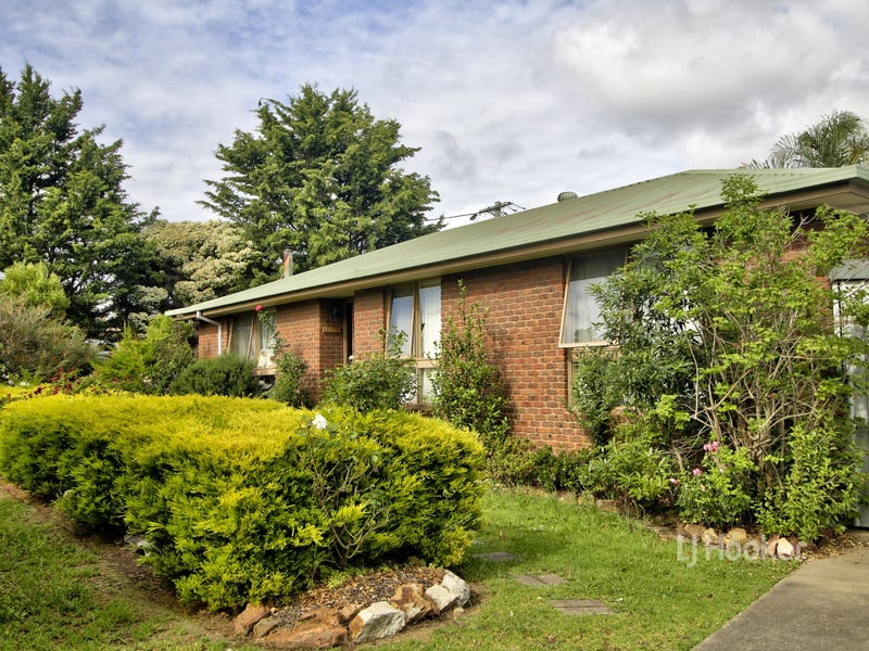 2 Gray Street, Bairnsdale, Vic 3875 House for Sale