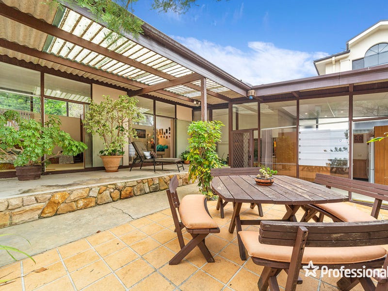 579 Henry Lawson Drive, East Hills, NSW 2213