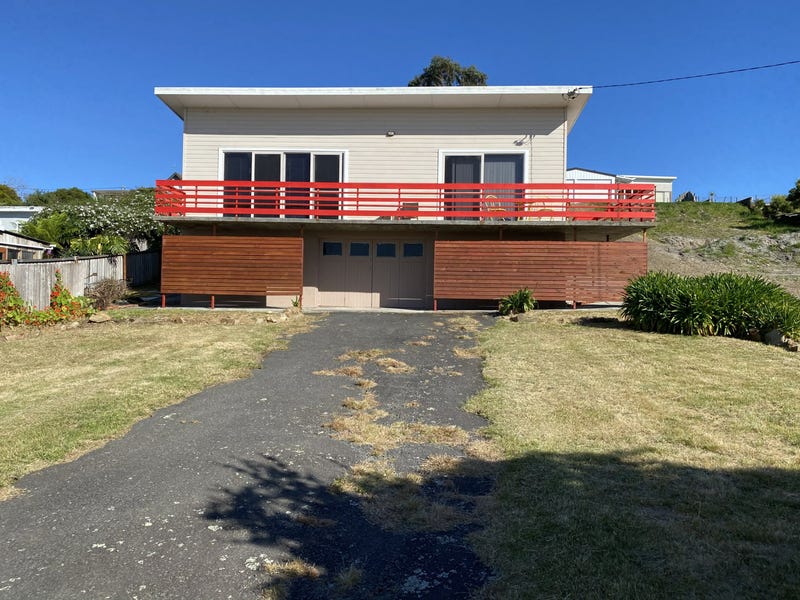 182 Scamander Avenue, Scamander, TAS 7215