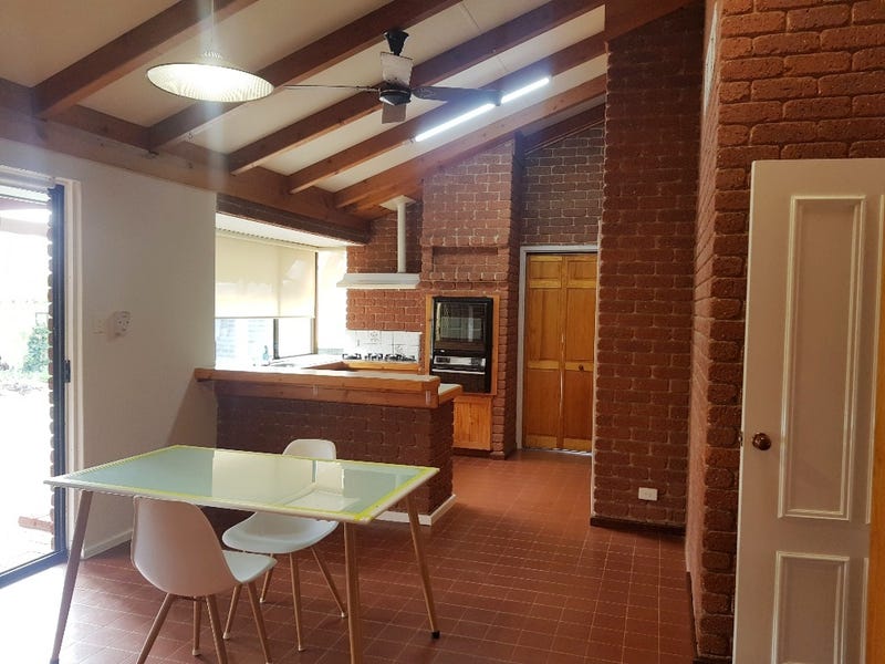 10 KING Street, Moora, WA 6510 House for Sale