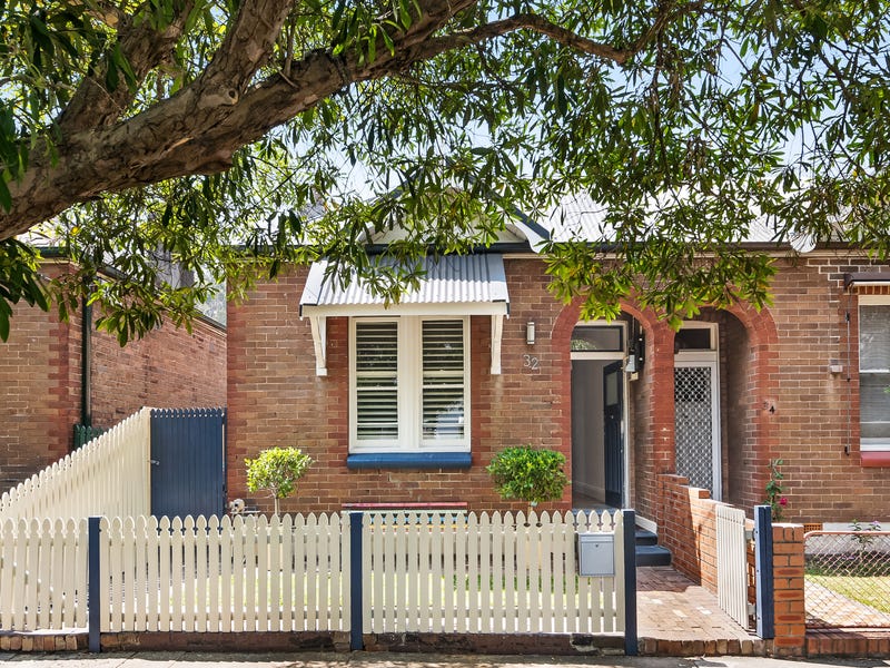 32 Edwin Street, Tempe, NSW 2044 Property Details