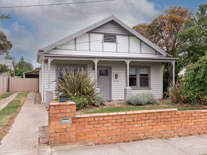 207 Dowling Street, Wendouree, VIC 3355