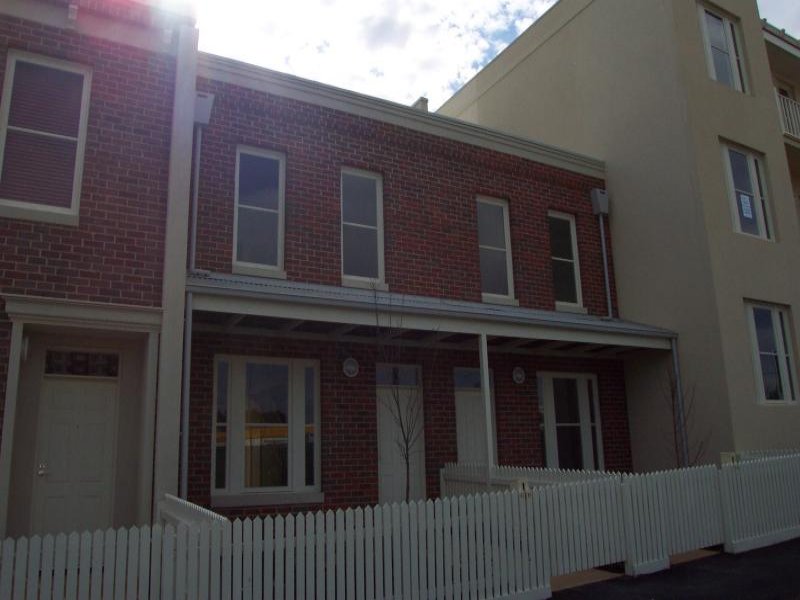 66 Henry Street, Kensington, VIC 3031