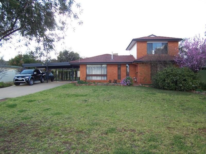 54 Clifton Blvde, Griffith, NSW 2680 Property Details