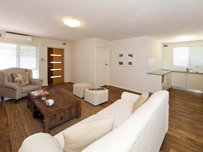 3/4 Comer Street, Como, WA 6152