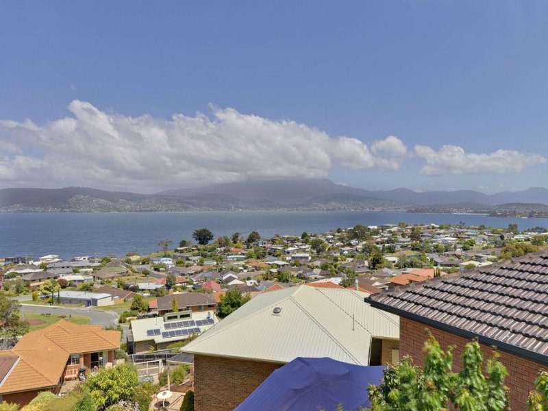 2/14 Fairisle Terrace, Howrah, Tas 7018 Property Details