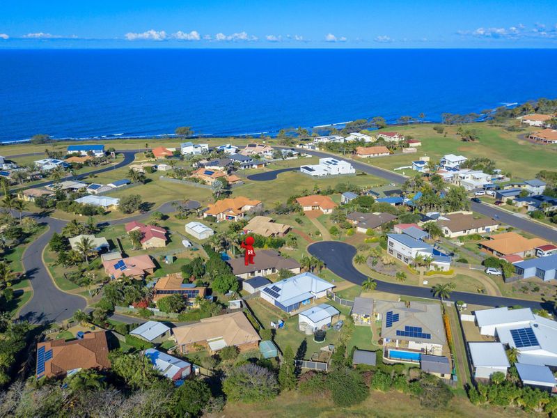 6 Spyglass Hill Court, Coral Cove, QLD 4670