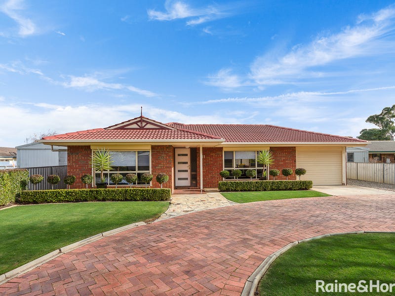 11 Parker Avenue, Strathalbyn, SA 5255 Property Details