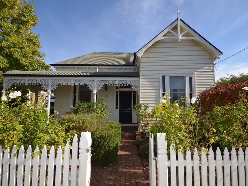 32 Peel Street, Quarry Hill, Vic 3550