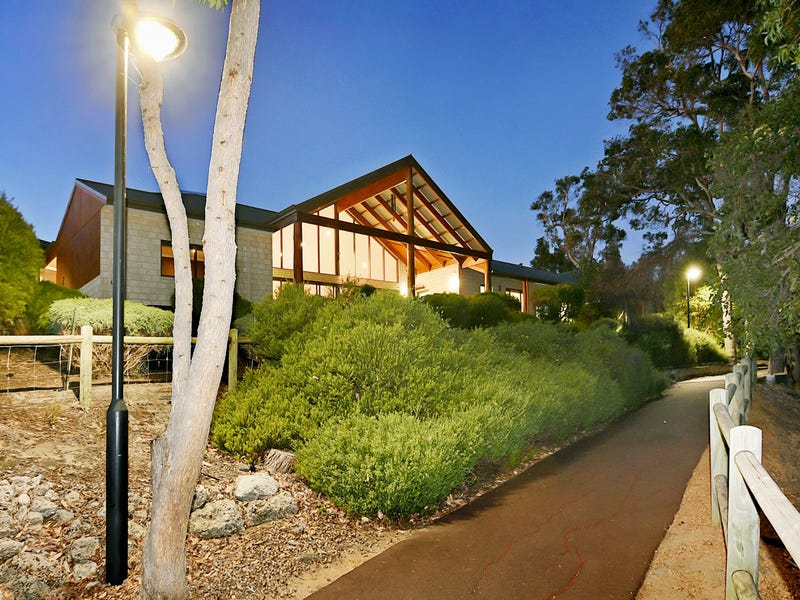 11 Holroyd Gardens, Millbridge, WA 6232