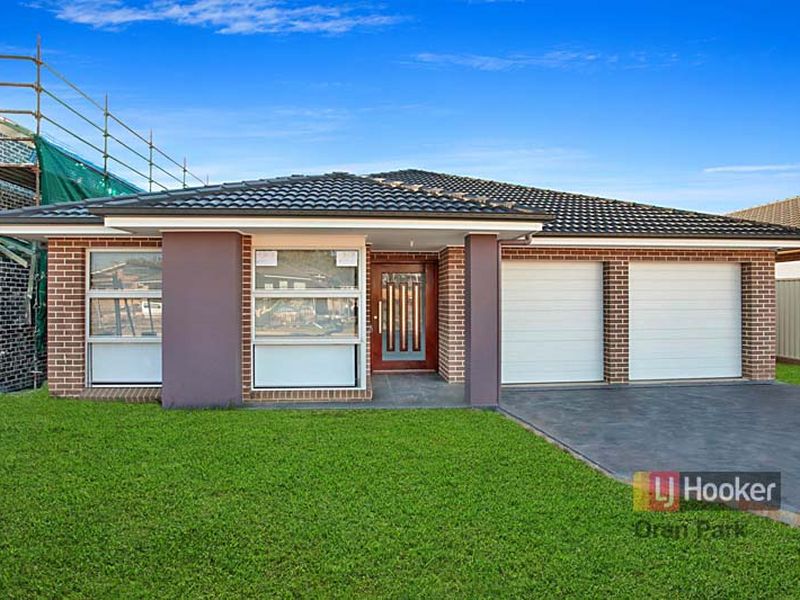 11 Thorpe Circuit, Oran Park, NSW 2570