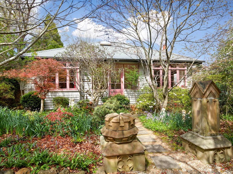 9 Blackheath Street, Leura, NSW 2780 Property Details