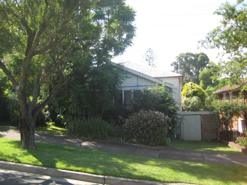 153 HILLCREST AVE, Greenacre, NSW 2190 Property Details