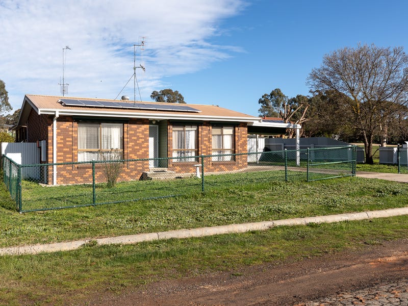 10/93 Ebden Street, Heathcote, Vic 3523 Property Details