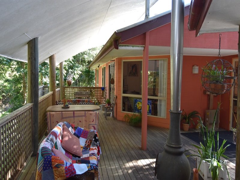 10 Walkers Drive, Maleny, QLD 4552