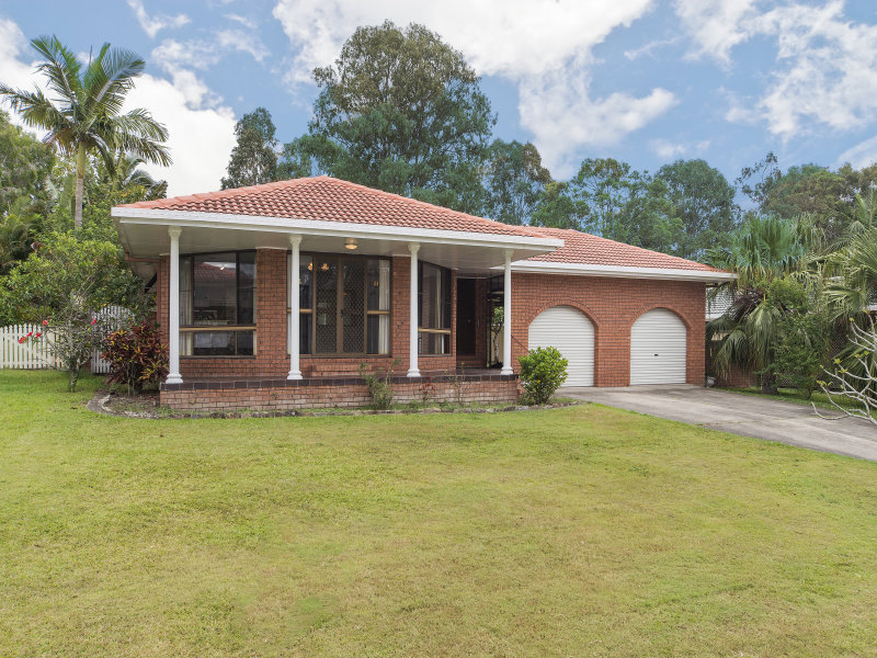 18 Parkes Drive, Helensvale, QLD 4212