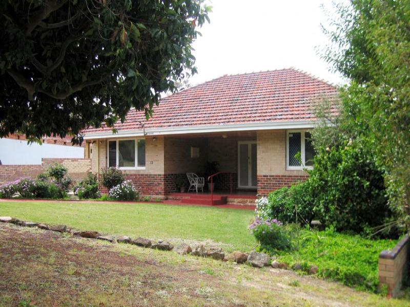 13 Coleman Crescent, Melville, WA 6156 Property Details