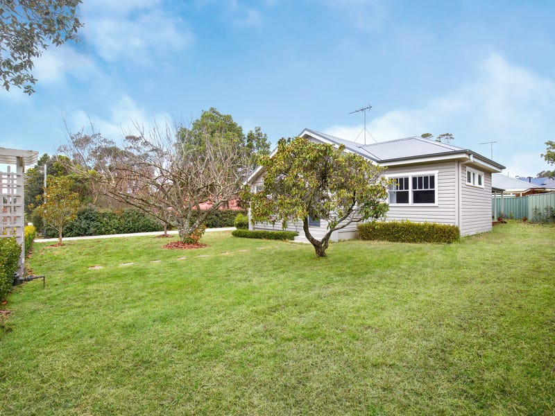 112 Waratah Road, Wentworth Falls, NSW 2782