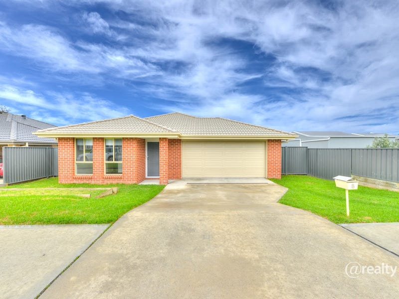 8 Barber Street, Kootingal, NSW 2352