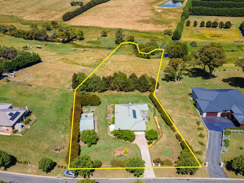 13 Barry Place, Crookwell, NSW 2583 Property Details
