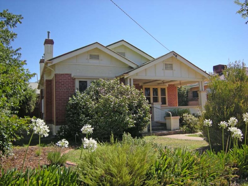 592 Poole Street, Albury, NSW 2640 Property Details