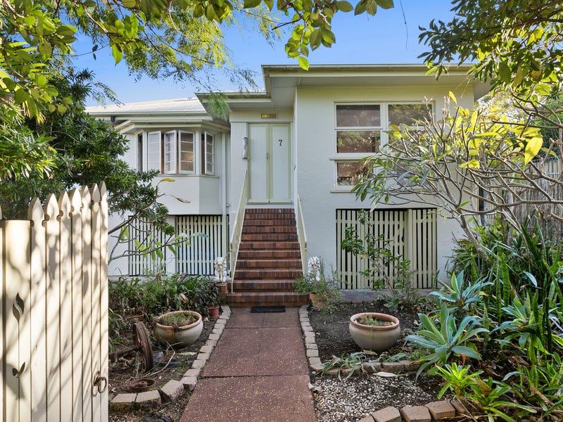 7 Justin Street, Holland Park West, QLD 4121