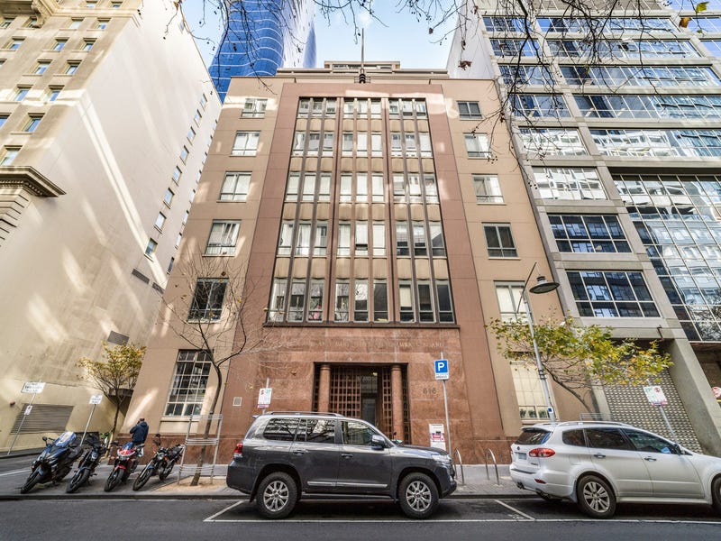 Live: Exploring Collins Street - Melbourne, Australia 