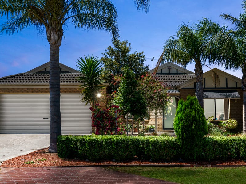 28 Finchley Park Crescent, Tarneit, Vic 3029 Property Details