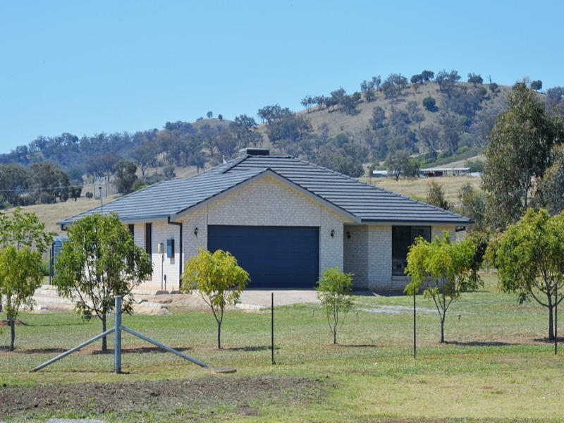 30 Barrington Drive, Tamworth, NSW 2340 Property Details