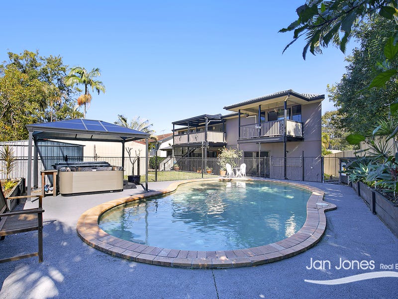 18 Brockway St, KippaRing, Qld 4021 Property Details