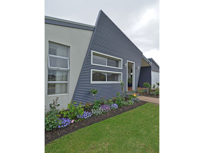 10 Hogarth Road, Mckail, WA 6330