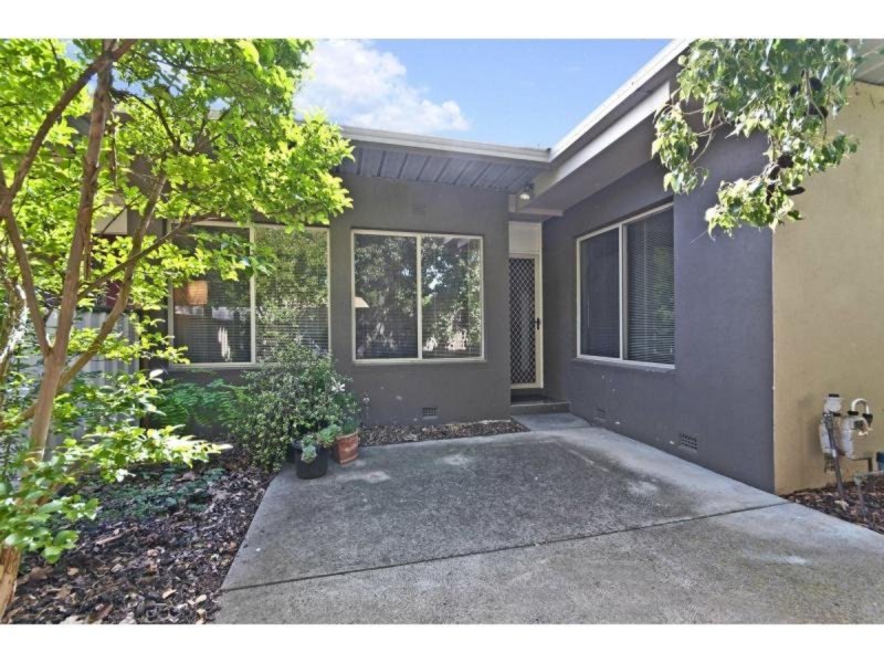 Unit 4/40 Griffin Street, Hamilton, Vic 3300 Property Details