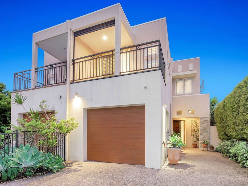 2/10 Bali Avenue, Palm Beach, QLD 4221