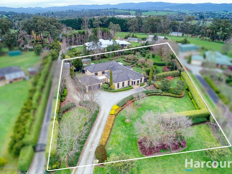 7 Robin Hood Way, Drouin, Vic 3818 Property Details