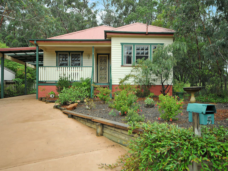 5 St Andrews Avenue, Blackheath, NSW 2785 Property Details