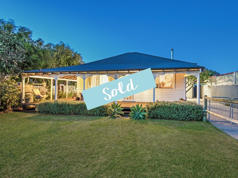 20 Liverpool Street, Shoalwater, WA 6169 20 Liverpool Street, Shoalwater, WA 6169