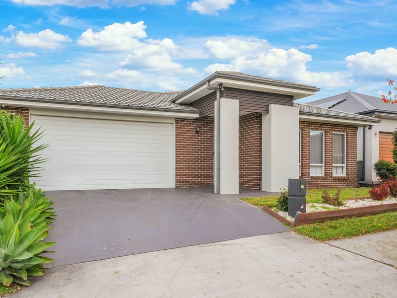 17 Holden Drive, Oran Park, NSW 2570