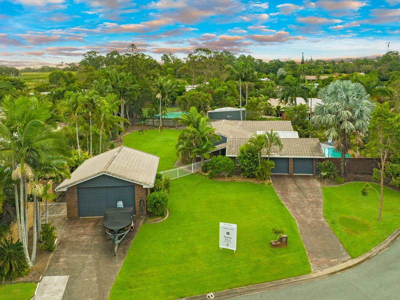 8 Carnoustie Court, Victoria Point, QLD 4165