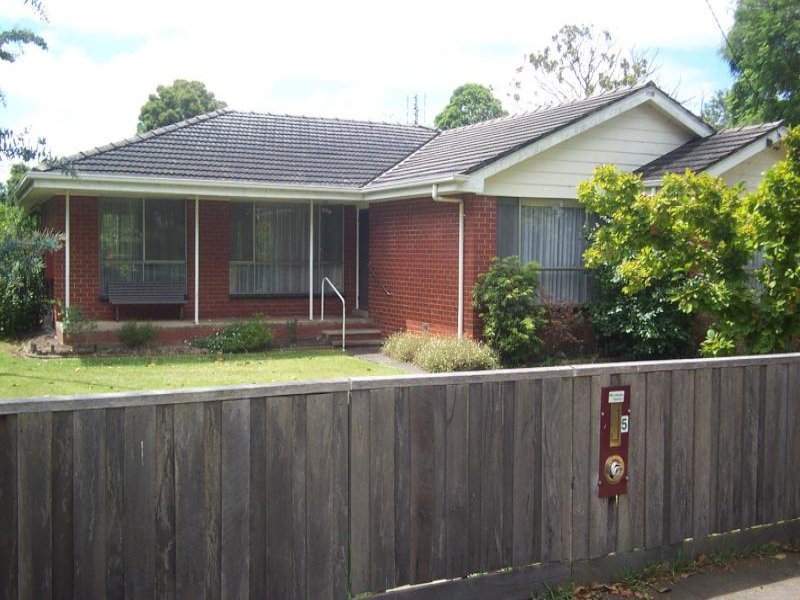 5 INGLIS Street, Sale, Vic 3850 Property Details