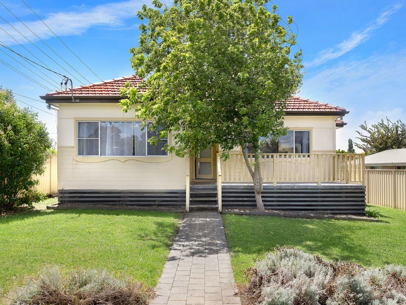 22 Carcoar Street, Blayney, NSW 2799 Property Details