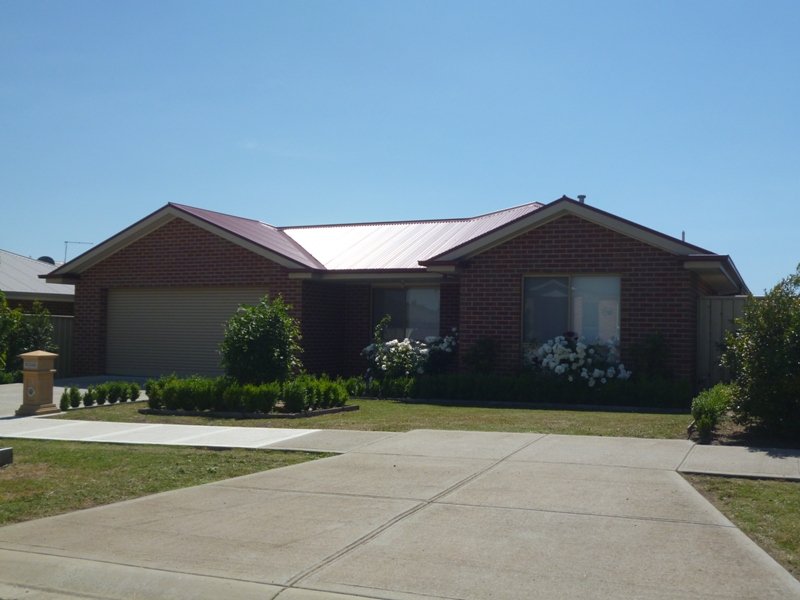 62 Cottage Cres, Kilmore, VIC 3764