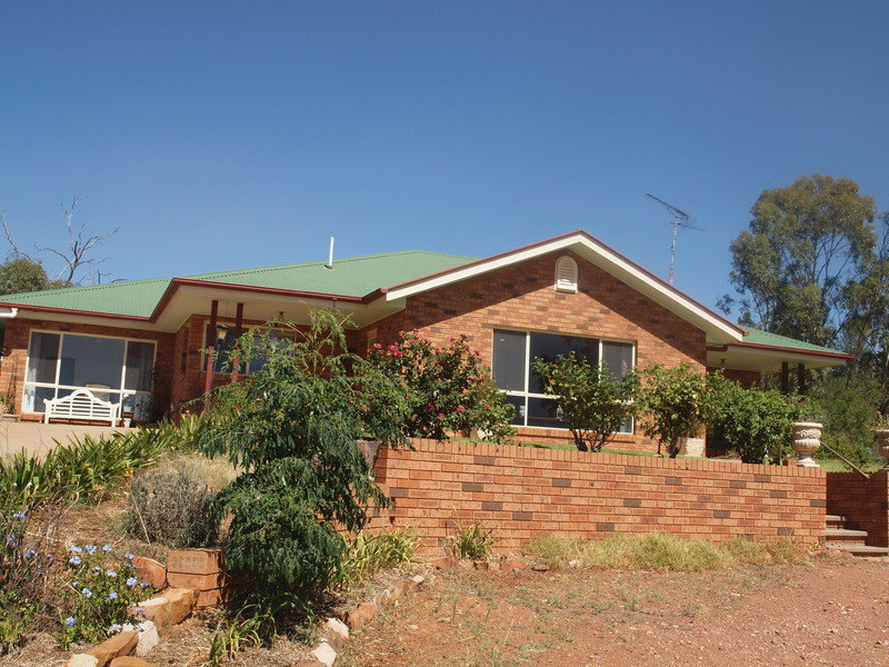 1 Ridgeview Road, Narrandera, NSW 2700 Property Details