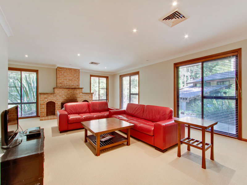 16 Greenvale Place, Castle Hill, NSW 2154